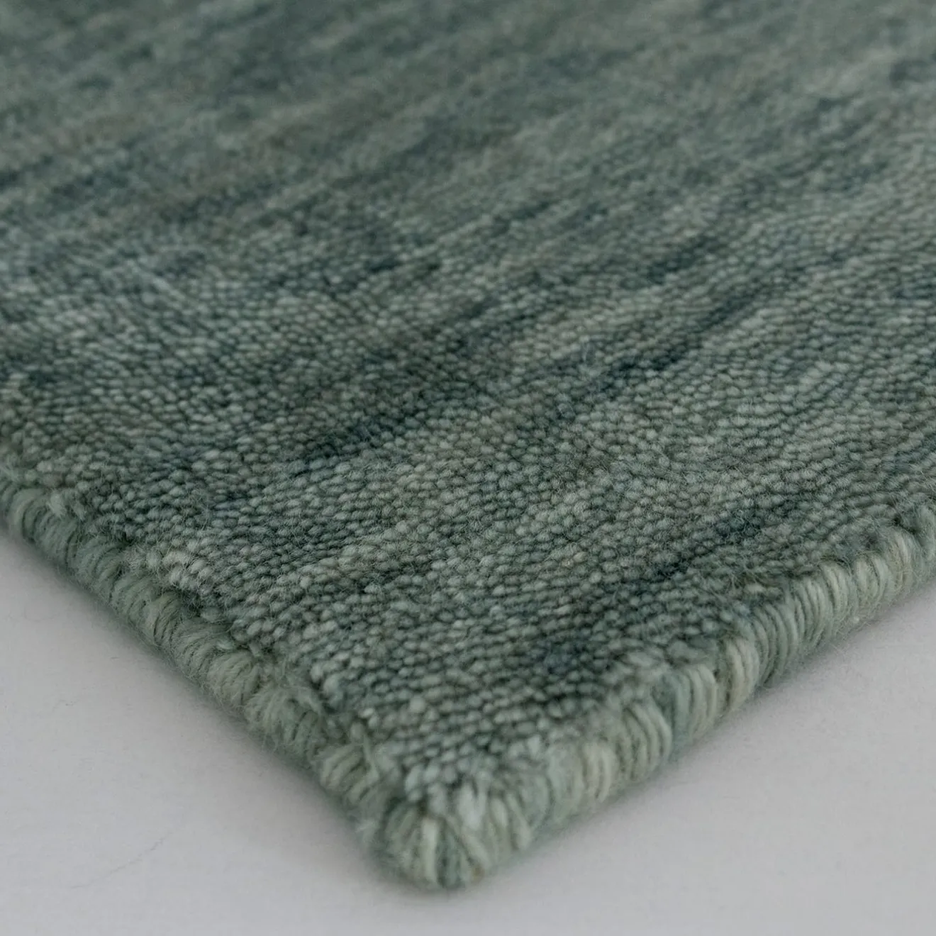 Carpet Edition Tappeto Bamboo Shaded rettangolare in seta di bamboo Verde