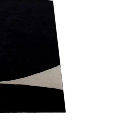 Jaipur Rugs Tappeto Blocks in Ebony and White di Keith Pillow da Daaa Haus