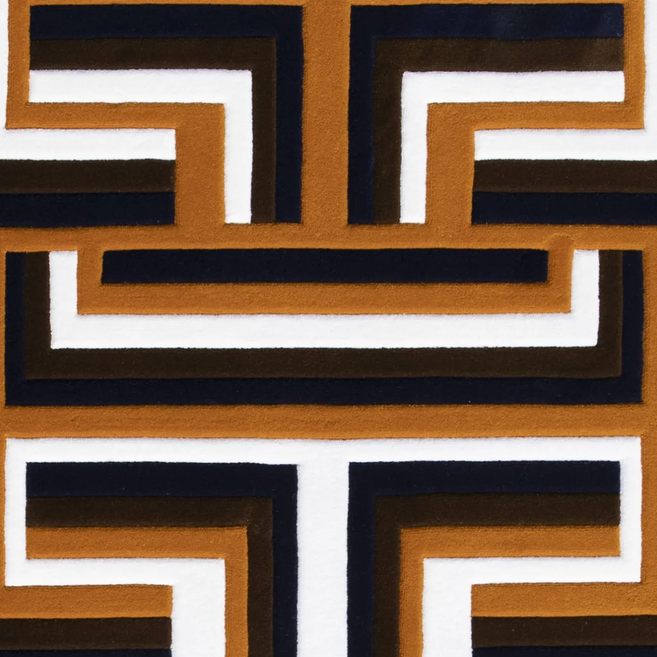 Carpet Edition Tappeto Castelbarco geometrico in lana della Nuova Zelanda marrone/nero/bianco