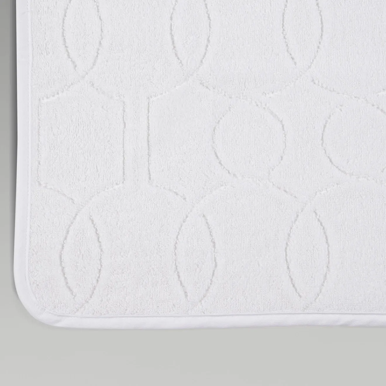 Rivolta Carmignani Tappeto da bagno Shangri-La Jacquard bianco