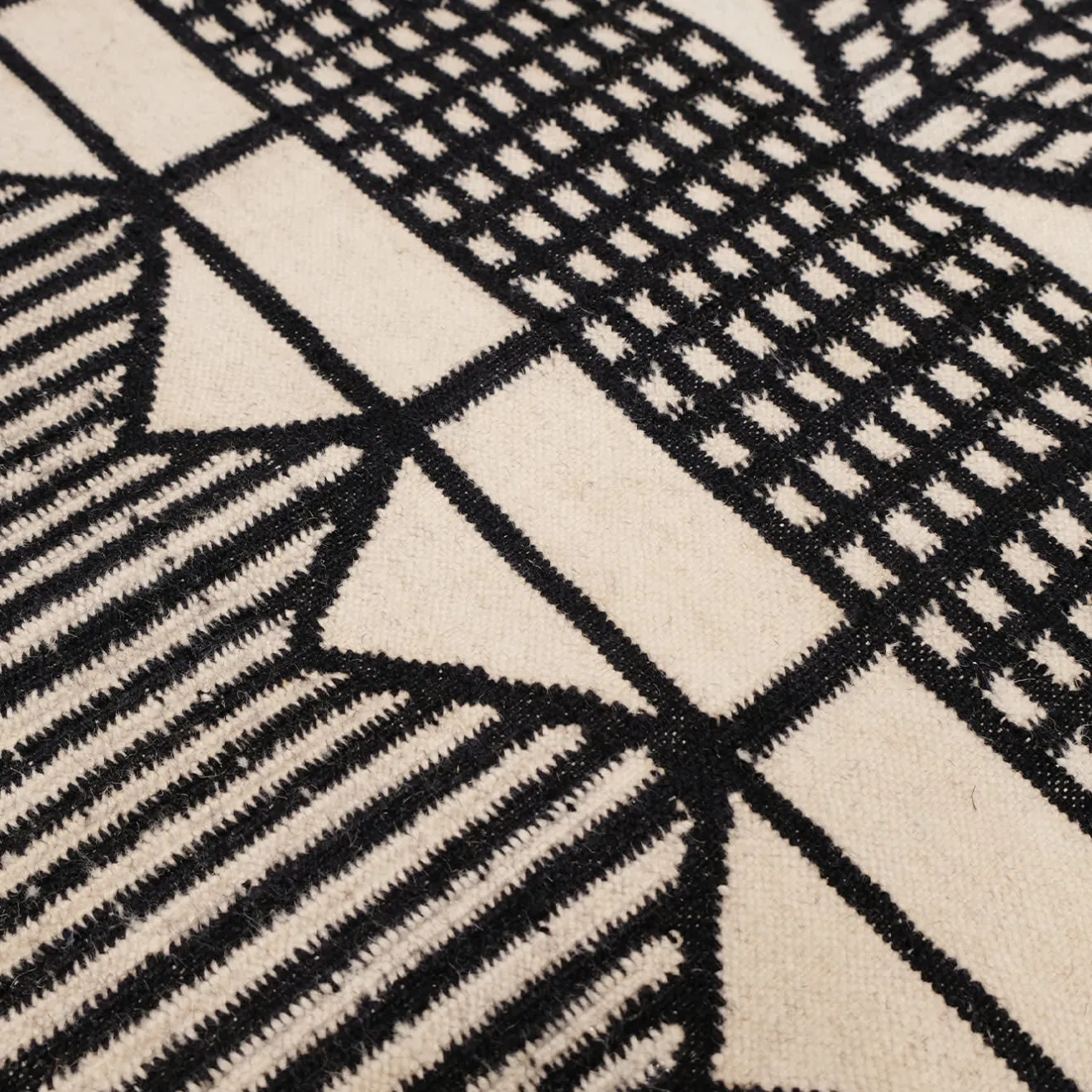 Paolo Giordano Tappeto regolare Doodle Hatch Kilim