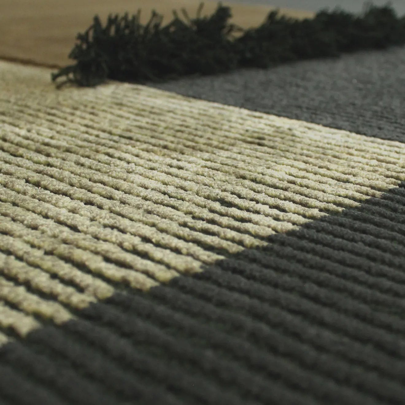 Carpet Edition Tappeto Selce #2 Blu Goethite di Studio Salaris