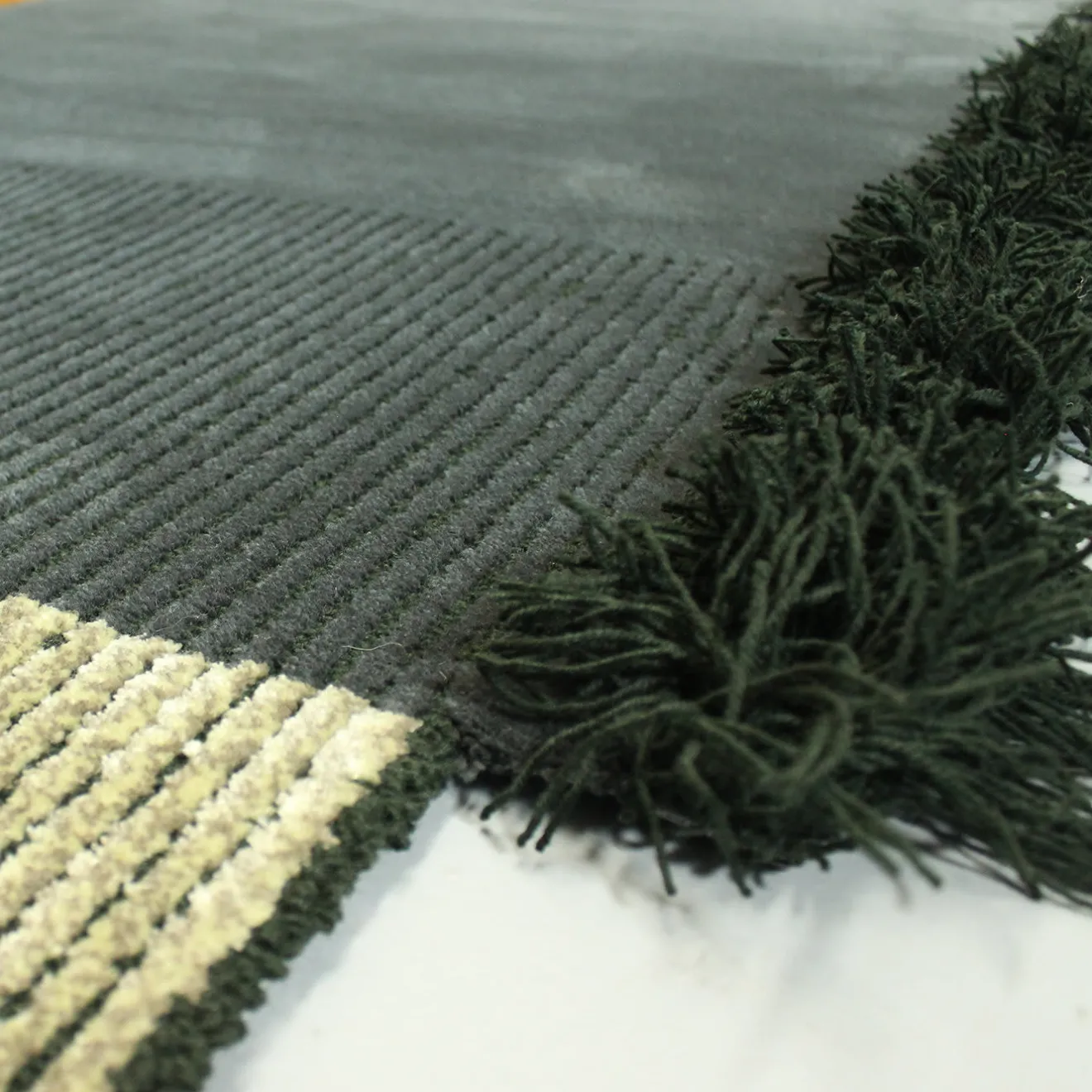 Carpet Edition Tappeto Selce #2 Blu Goethite di Studio Salaris