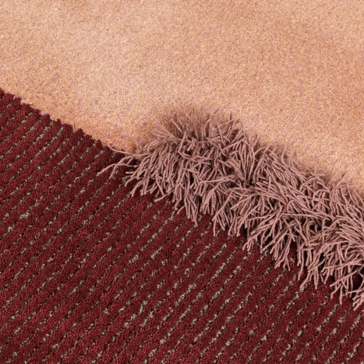 Carpet Edition Tappeto Selce #4 Emathite Red di Studio Salaris