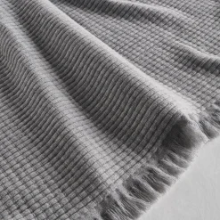 San Patrignano Terramadre Gerbera Coperta di cashmere grigia