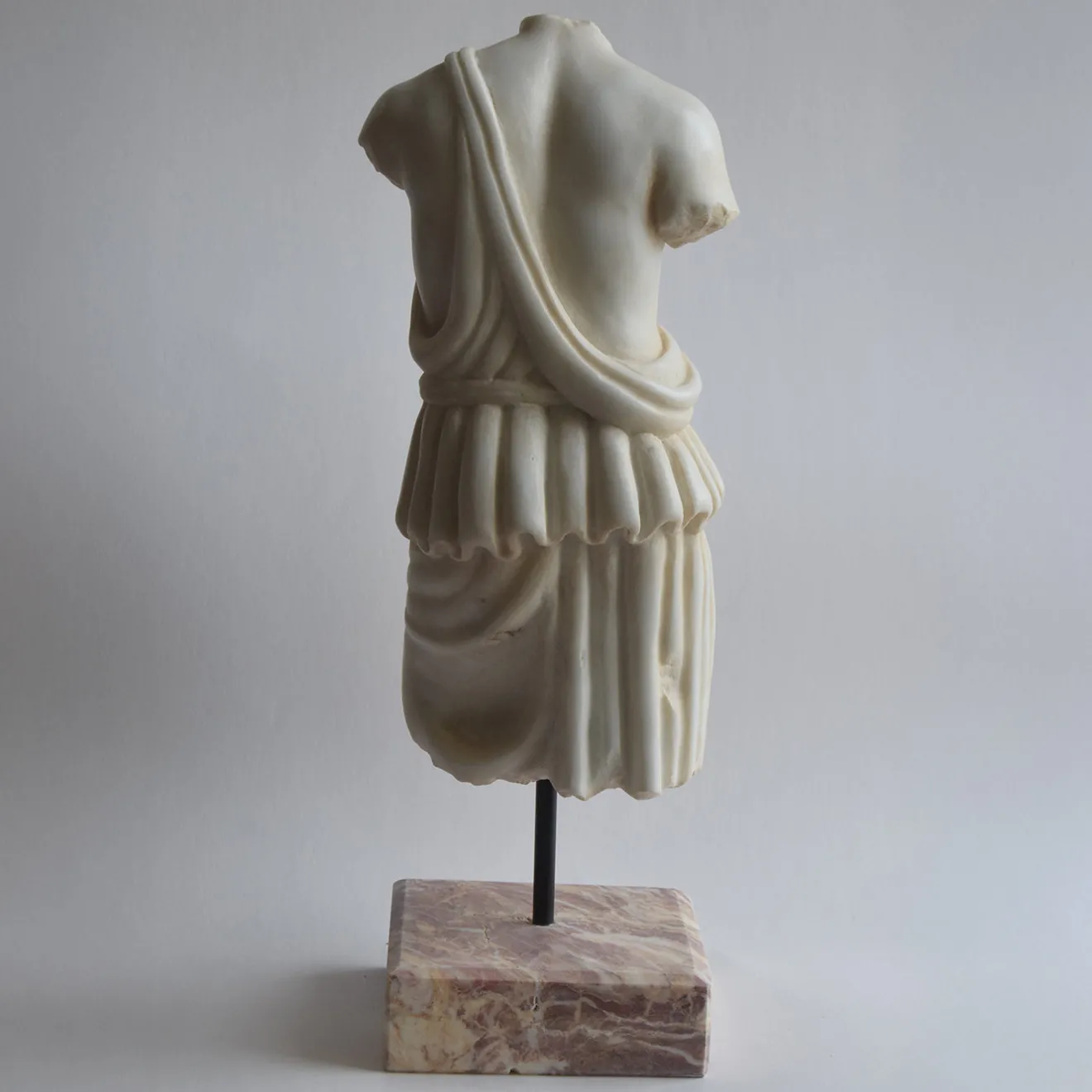 Todini Sculture Torso Femminile con Tunica Scultura in Marmo di Carrara con base