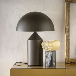 Aina Kari Vasi decorativi in vetro ambrato Stravedamento