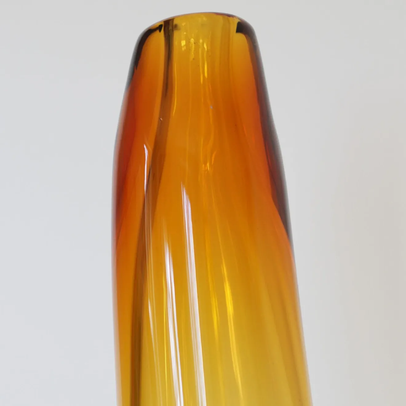 Alice Crepaldi Vaso Babà Ambra in vetro di Murano