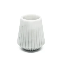 FiammettaV Home Collection Vaso basso in marmo bianco di Carrara di Jacopo Simonetti