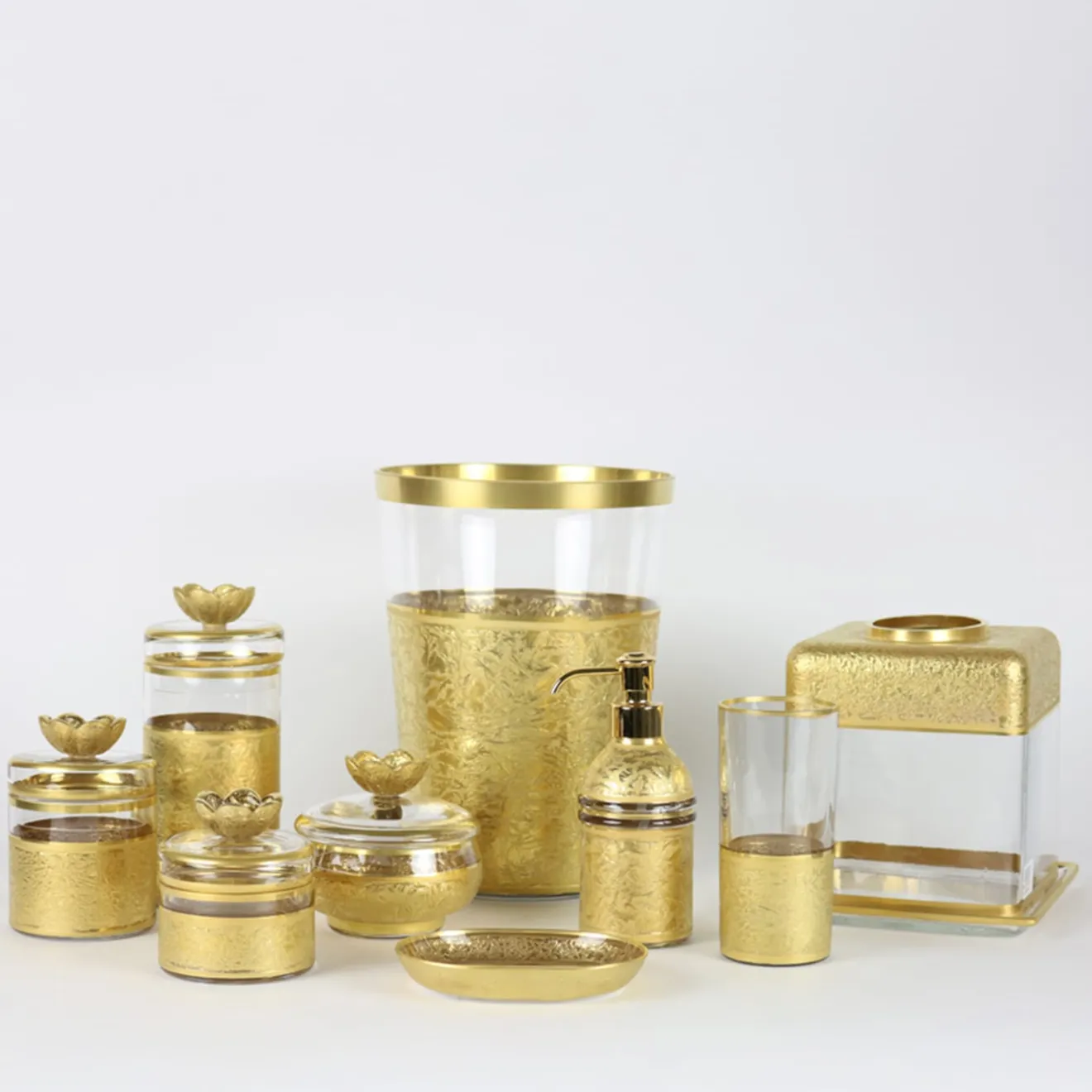 Griffe Montenapoleone by Vetrerie di Empoli Vaso con coperchio in vetro con base ispirata a Michelangelo