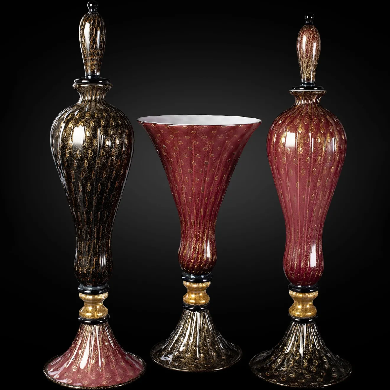 Officine di Murano 1295 Vaso con piede in oro e rubino Stmtrub