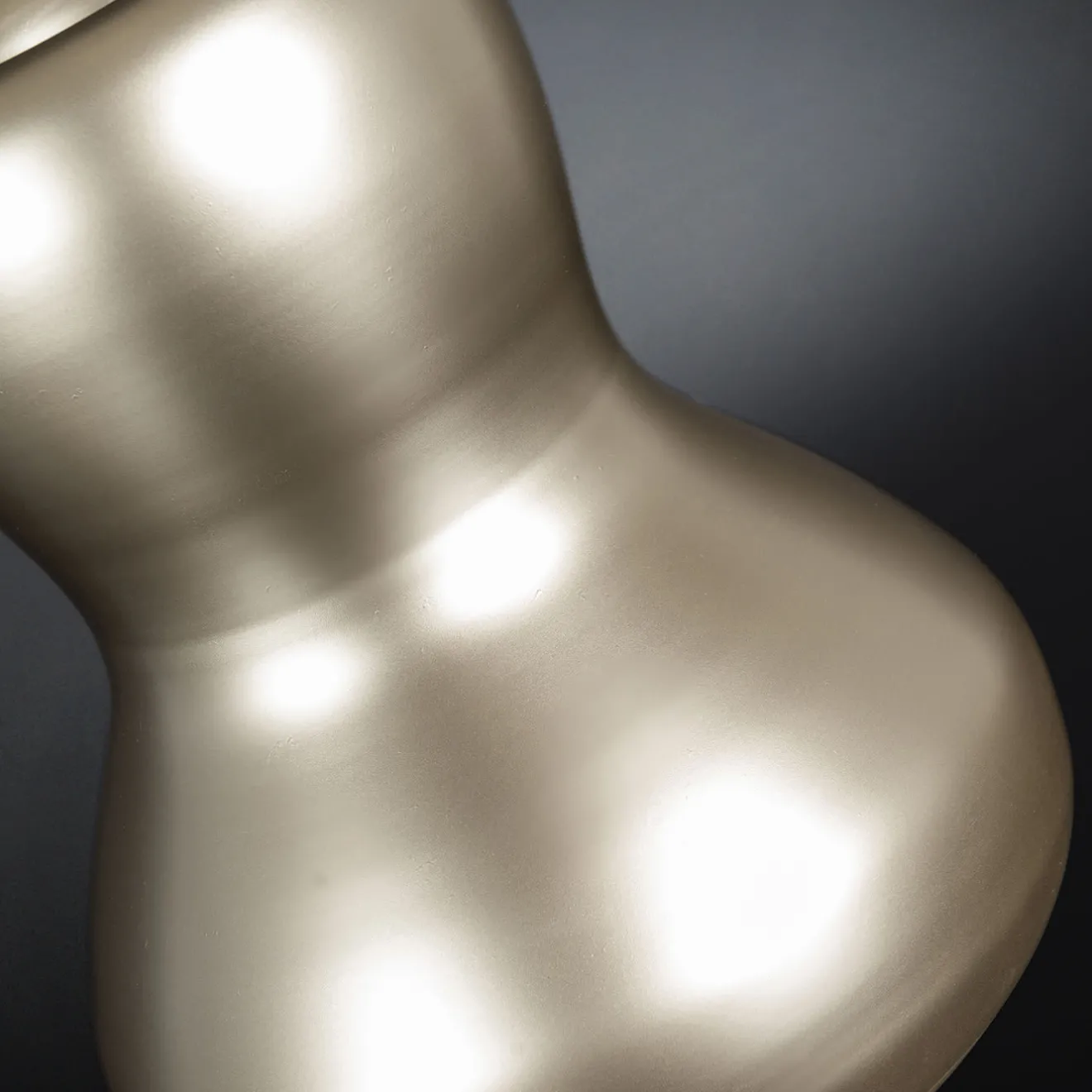 VGnewtrend Vaso decorativo Bean Satin Beige #1