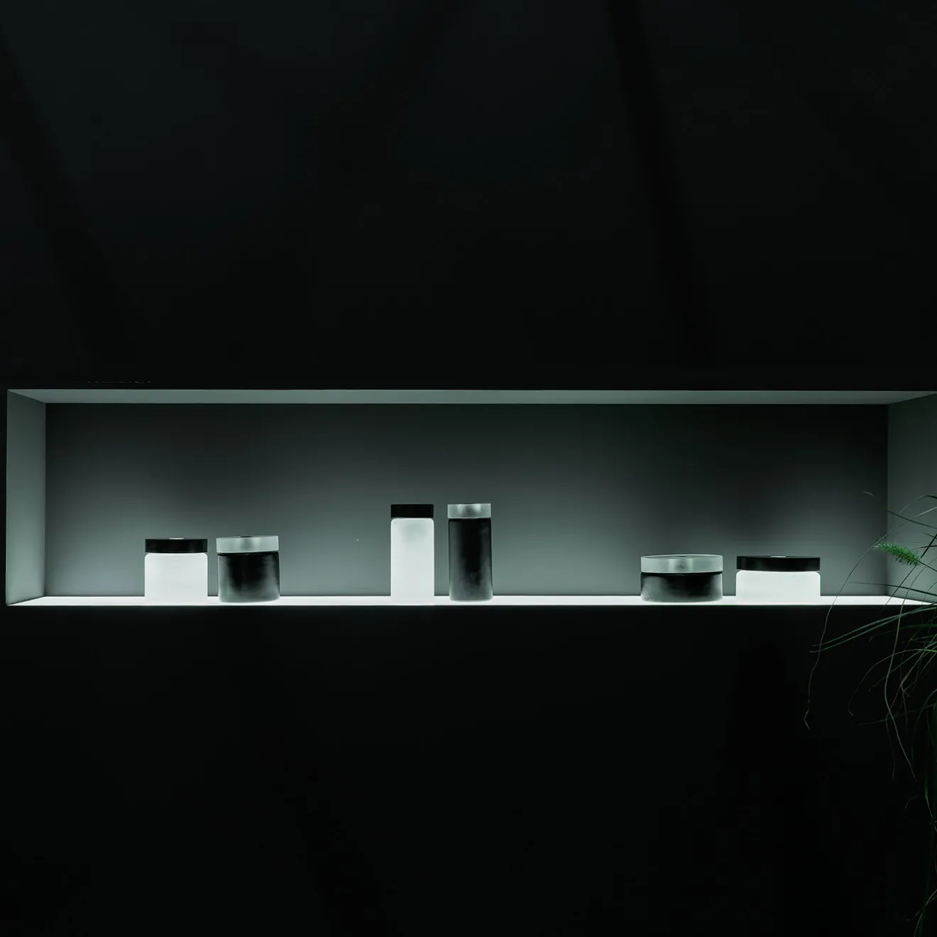 Mutina Vaso di vetro cilindrico corto in bianco e nero