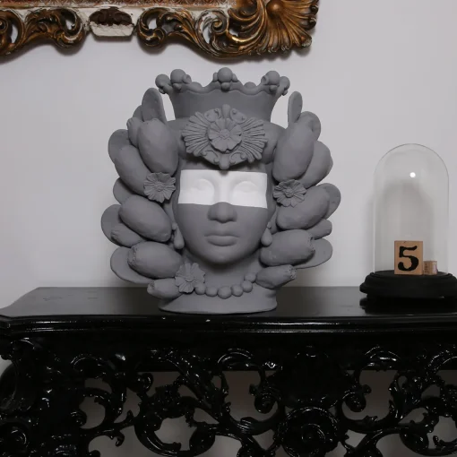Stefania Boemi Vaso Donna Carula