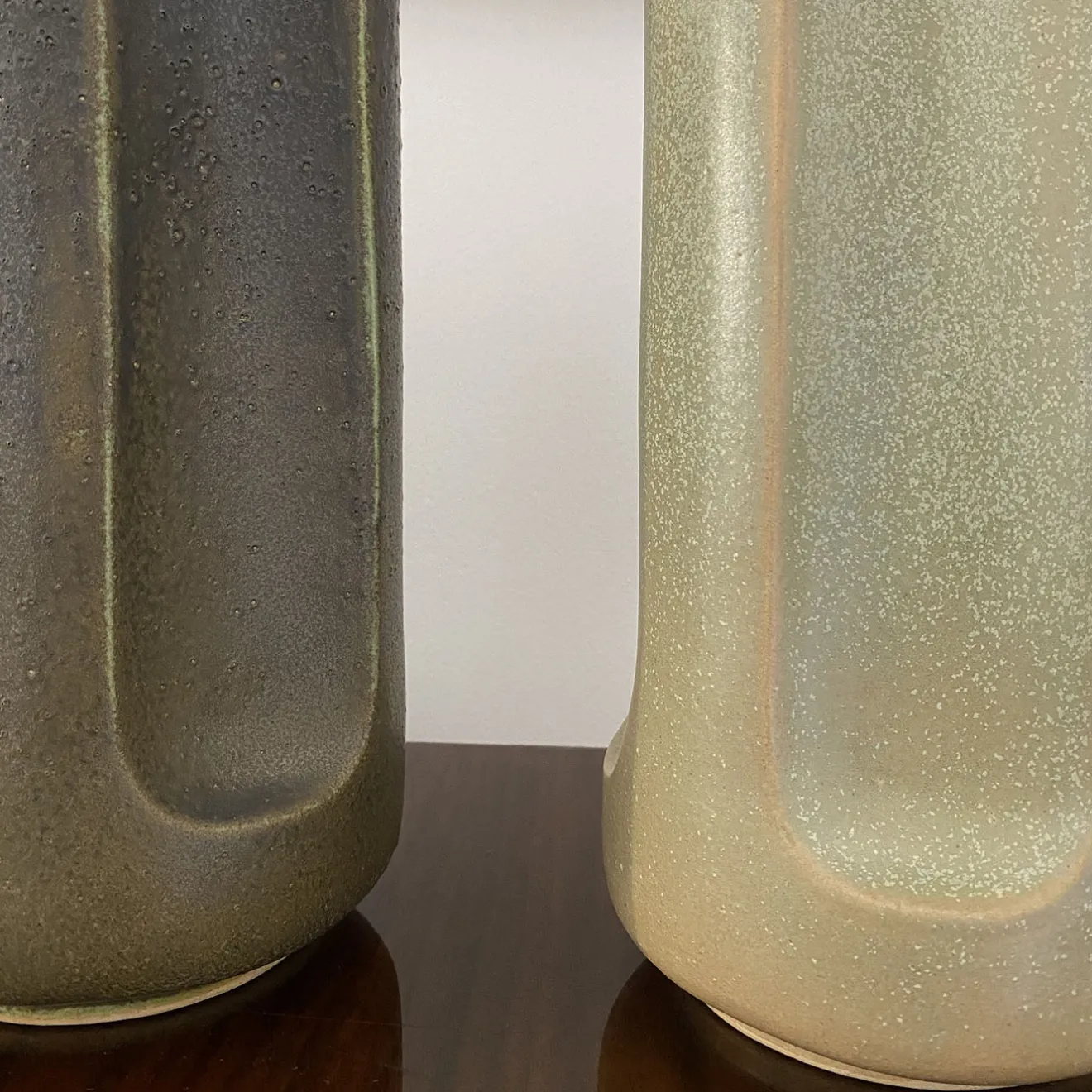 mg12 by Monica Geronimi Vaso Giuseppe Musgo in ceramica smaltata grigia