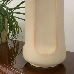 mg12 by Monica Geronimi Vaso Giuseppe Sabbia in ceramica smaltata beige opaco