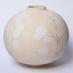 Elena Milani Vaso in gres bianca smaltata Flora Lunaria con motivo floreale