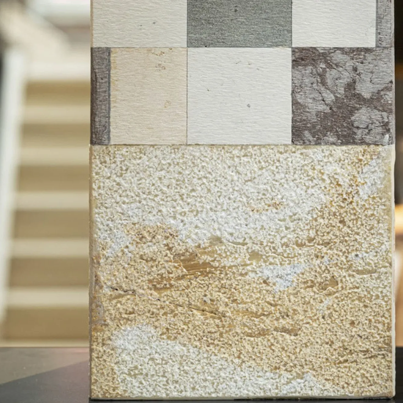 Tao_H Vaso in marmo bianco e giallo Square B con coperchio di Luciano Setten