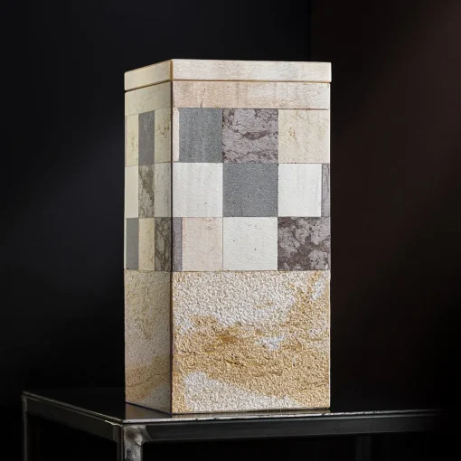 Tao_H Vaso in marmo bianco e giallo Square B con coperchio di Luciano Setten