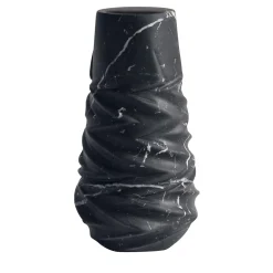 FiammettaV Home Collection vaso Rock in marmo nero di Jacopo Simonetti