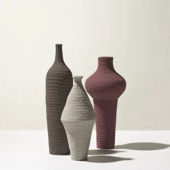 Ceramica Gatti 1928 Vaso romboidale grigio chiaro Battuti di Andrea Anastasio