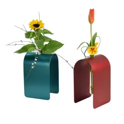 William Mulas Vaso rosso Dahlia