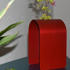 William Mulas Vaso rosso Dahlia