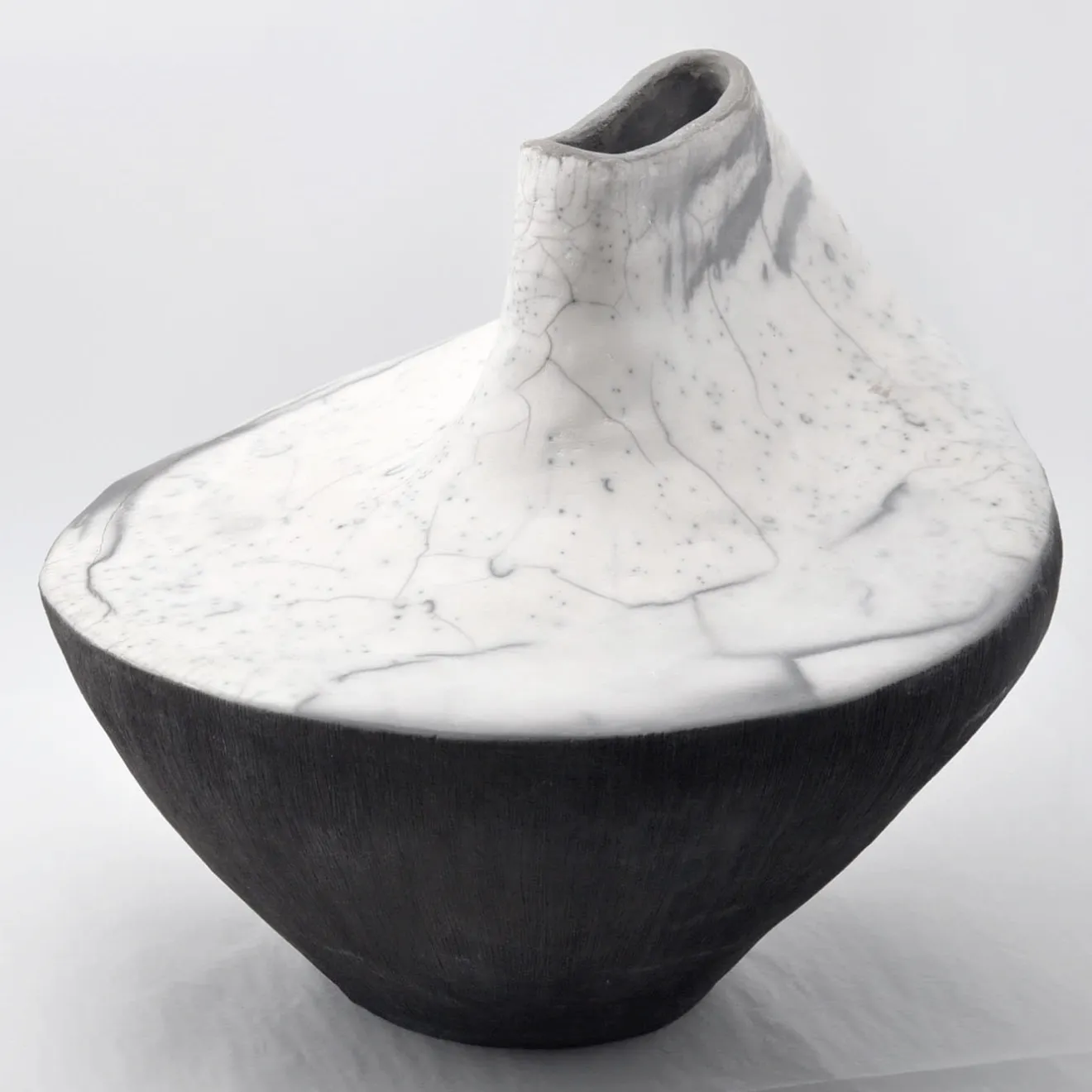 Design Center 1991 Vaso scultura Carlotta di Nino Basso