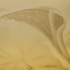 Vanessa Cavallaro Vaso sferico con gigli