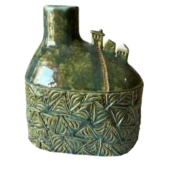 Metakeramos Vaso Versante Silenzioso in Ceramica Verde della Collezione Micromondo